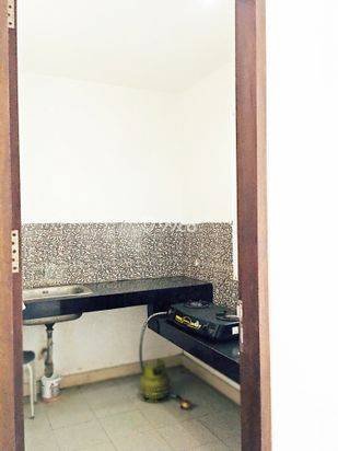 RUMAH MEWAH 3 LANTAI DI DAERAH ELITE RENON