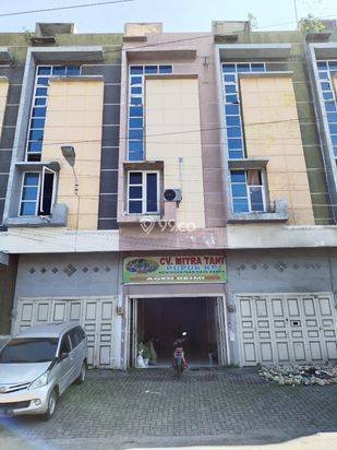 Ruko di Jl. Japaris / Rahmadysah ( Komp Japaris Town House )
