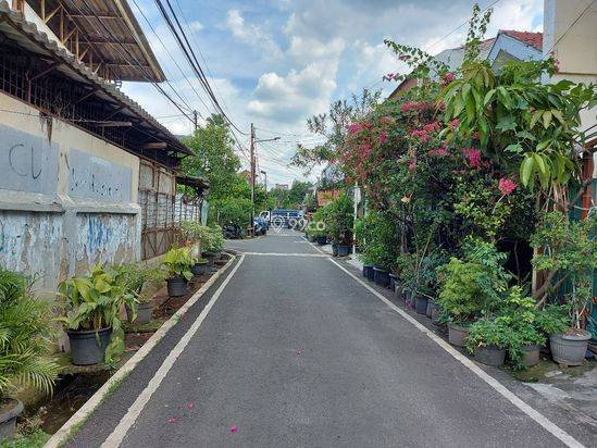 jual rumah tua hoek di Tanah tinggi johar Baru