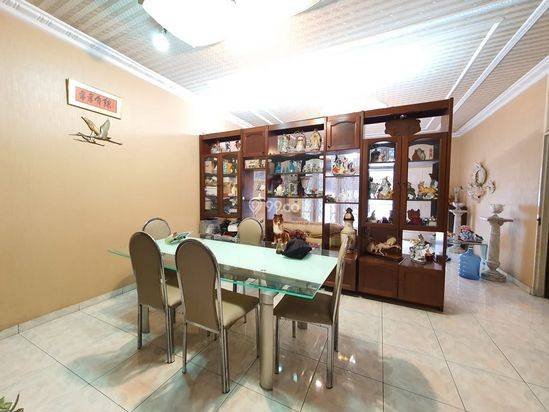 Villa di Komplek Taman Putri Hijau ( Row Komplek Utama )