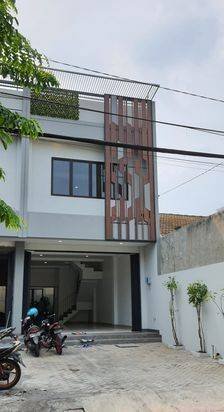 NEW GRESS! Raya Semolowaru Tengah, Parkiran Luas, Lokasi Ramai