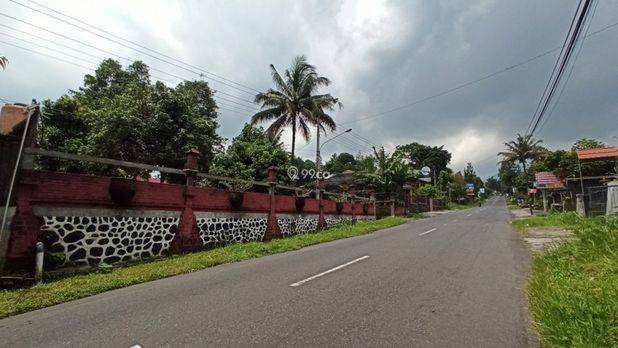 Rumah 2417 Jl Raya Kaliurang, Villa Joglo Kolam Renang Jakal 2