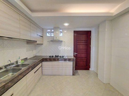 Villa di Jl. Madong Lubis ( Simp Sei Kera )