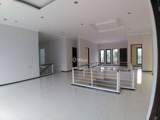 Rumah Mewah 2 Lantai Luas 450 di Araya Golf kota Malang _ 449B