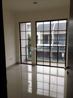 RUMAH DI GREEN VILLAGE TANGERANG