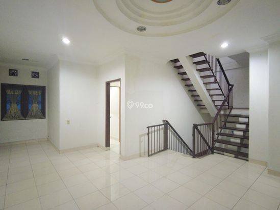 Villa di Jalan Raden Saleh Dalam