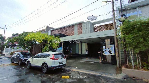 Rumah+Pool di Dharmahusada Indah Selatan, Surabaya