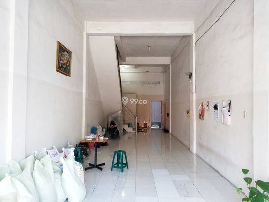 Ruko di Jl. Japaris / Rahmadysah ( Komp Japaris Town House )