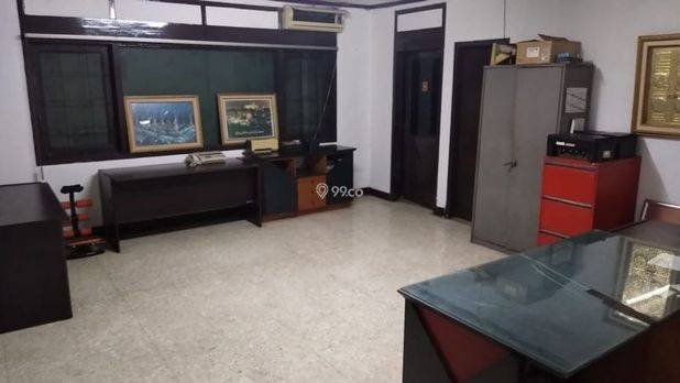 Rumah Kantor di Jalan Kalibata Tengah