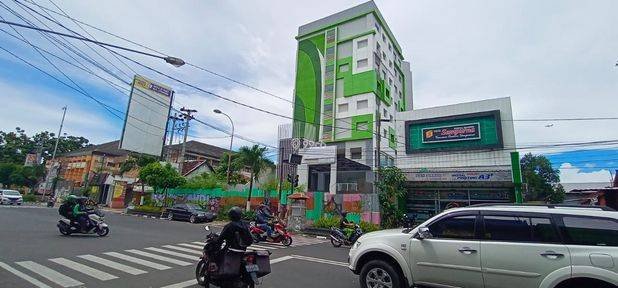 Whiz Prime Kusumanegara, 132 Luxury Room + Kolam Renang Hotel