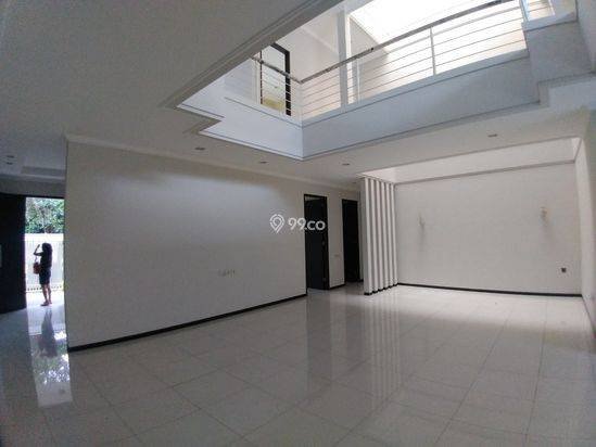 Rumah Mewah 2 Lantai Luas 450 di Araya Golf kota Malang _ 449B