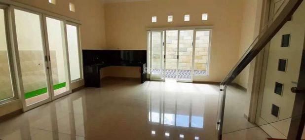 Di jual rumah di araya PBI blimbing kawasan elite di kota mala