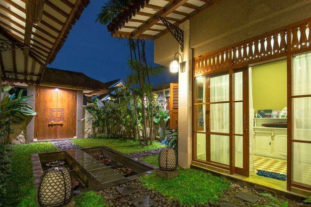 Rumah Kolam Renang Monjali Jogja ala Villa Jimbaran Tgh Kota @
