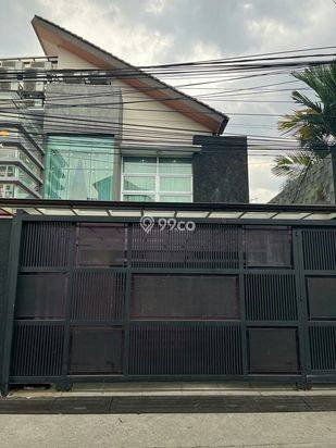 Rumah dan Gedung Tempat Usaha di Kota Bandung