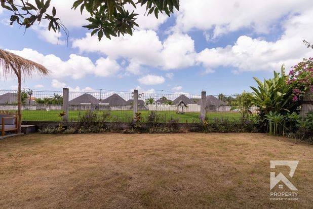 2 Bedroom Villa with Ricefield View for Rent in Umalas Bali