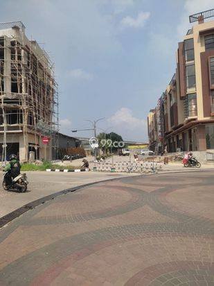 Ruko komersial posisi di pojok lokasi di jln kh soleh iskandar