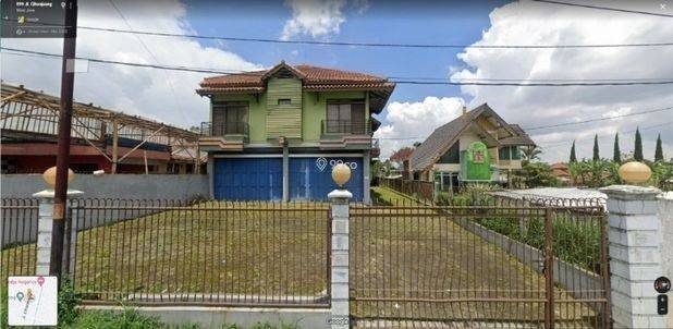 Dijual Murah Rumah mewah 3 lantai dekat wisata Lembang