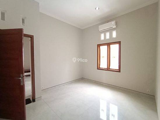 Rumah + Swim pool Mewah, Harga 1000% Murah, Maguwoharjo 1000%