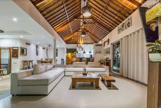 Villa menawan dengan 4 kamar tidur dengan sewa panjang di Kero