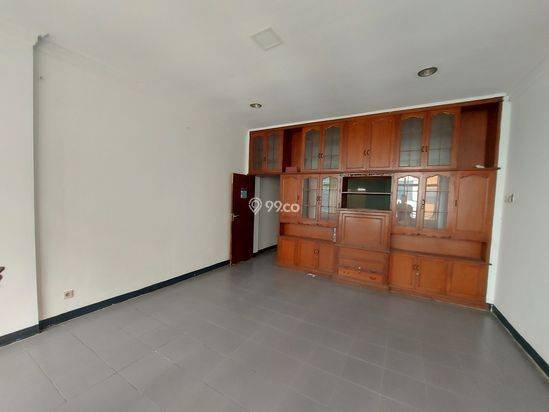 Ruko 3.5 lantai di Jalan Raya Alaydrus, Gajah Mada, Petojo