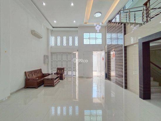 Villa di Jl. Madong Lubis ( Simp Sei Kera )