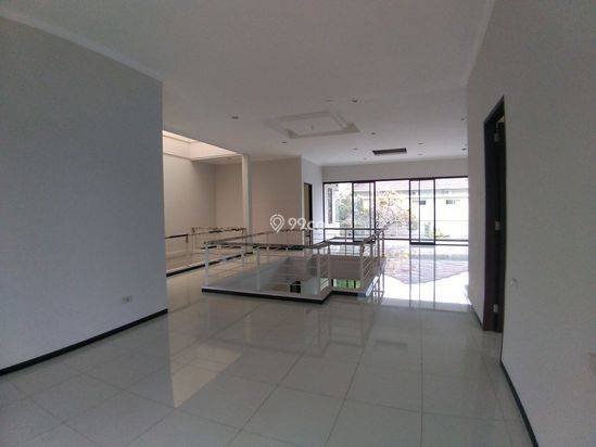 Rumah Mewah 2 Lantai Luas 450 di Araya Golf kota Malang _ 449B