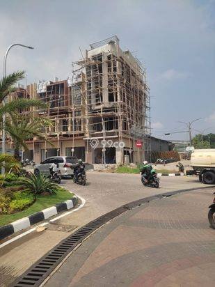 Ruko komersial posisi di pojok lokasi di jln kh soleh iskandar