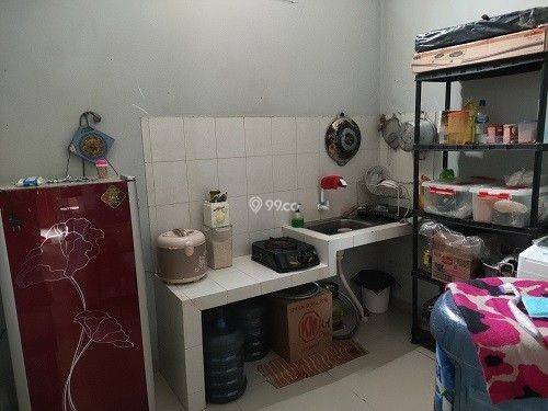 Rumah secen terasa baru di bintara Rumah secen terasa baru di bintara
