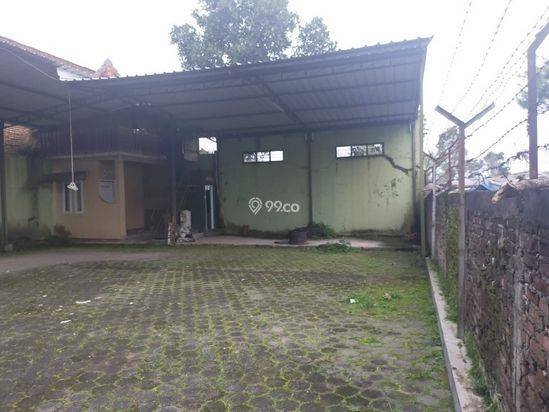 Dijual Murah Rumah mewah 3 lantai dekat wisata Lembang