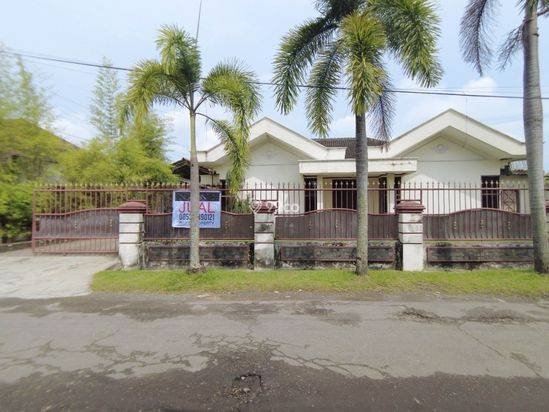 Rumah di Jalan Karsa ( Dekat Karya )