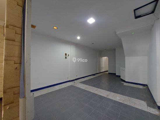 Ruko 3.5 lantai di Jalan Raya Alaydrus, Gajah Mada, Petojo