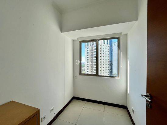 Apartment Waterplace 2BR Surabaya dijual. Semi furnish
