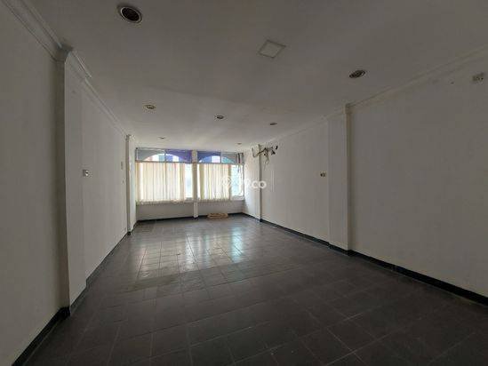 Ruko 3.5 lantai di Jalan Raya Alaydrus, Gajah Mada, Petojo