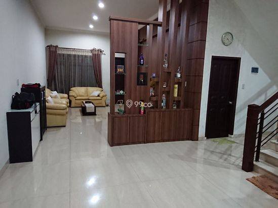 Villa di Jalan Aceh Baru