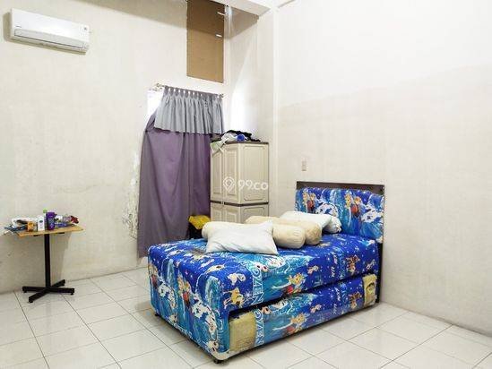Ruko di Jl. Japaris / Rahmadysah ( Komp Japaris Town House )