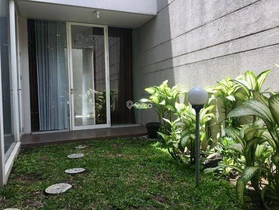 Rumah disewakan di Pakuwon Indah Surabaya, Dekat Pakuwon Mall Rumah disewakan di Pakuwon Indah Surabaya, Dekat Pakuwon Mall