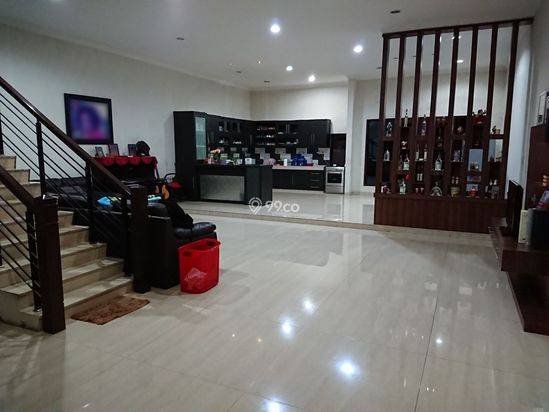Villa di Jalan Aceh Baru