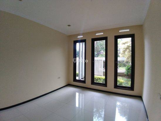 Rumah Mewah 2 Lantai Luas 450 di Araya Golf kota Malang _ 449B