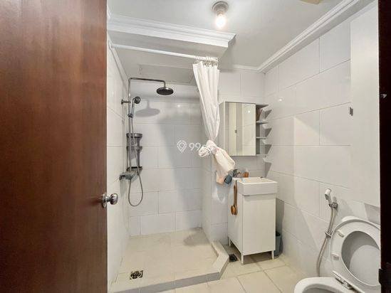 Apartment Waterplace 2BR Surabaya dijual. Semi furnish