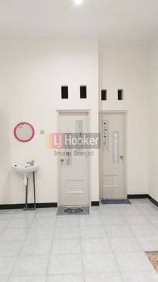 Jual Rumah Siap Huni, Cantik & Nyaman Tanah Mas Semarang-5445 Jual Rumah Siap Huni, Cantik & Nyaman Tanah Mas Semarang-5445