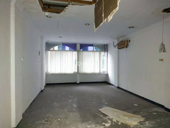 Ruko 3.5 lantai di Jalan Raya Alaydrus, Gajah Mada, Petojo