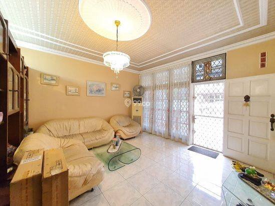 Villa di Komplek Taman Putri Hijau ( Row Komplek Utama )