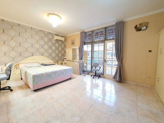 Villa di Komplek Taman Putri Hijau ( Row Komplek Utama )