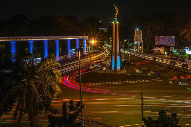 Explore Tugu Kujang Bogor
