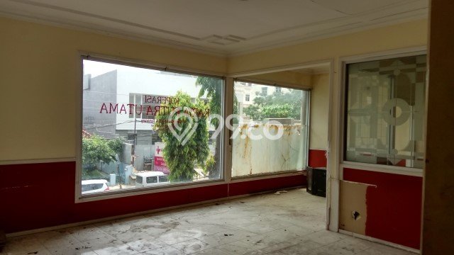 Bangunan Komersial strategis Jalan Lampersari Peterongan Semarang Bangunan Komersial strategis Jalan Lampersari Peterongan Semarang