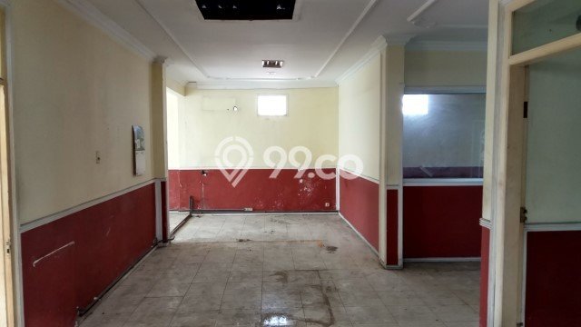 Bangunan Komersial strategis Jalan Lampersari Peterongan Semarang Bangunan Komersial strategis Jalan Lampersari Peterongan Semarang