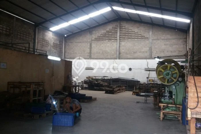 Disewakan Gudang di Pusat Kota Bandung Ramai Strategis Disewakan Gudang di Pusat Kota Bandung Ramai Strategis