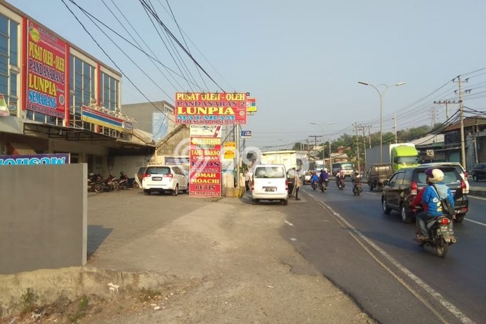 Ruko Komersial Disewakan di Tugu Semarang Luas 75m2 Ruko Komersial Disewakan di Tugu Semarang Luas 75m2