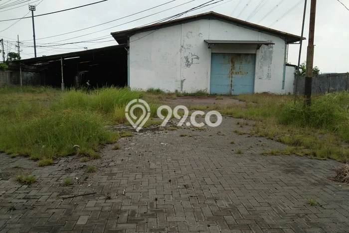 Gudang Disewa di Surabaya dengan LB 1000m2 Area Komersial Ramai Gudang Disewa di Surabaya dengan LB 1000m2 Area Komersial Ramai