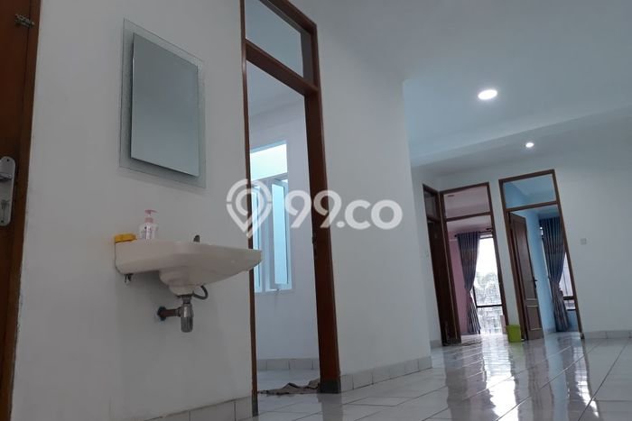 Terawat 3,5 Lantai (Full Renov) di Sayap Soekarno Hatta, Pasirluyu Terawat 3,5 Lantai (Full Renov) di Sayap Soekarno Hatta, Pasirluyu